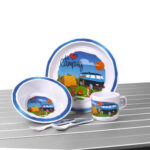 Set vesela pentru copii din melamina Camp4 "WE LOVE CAMPING"